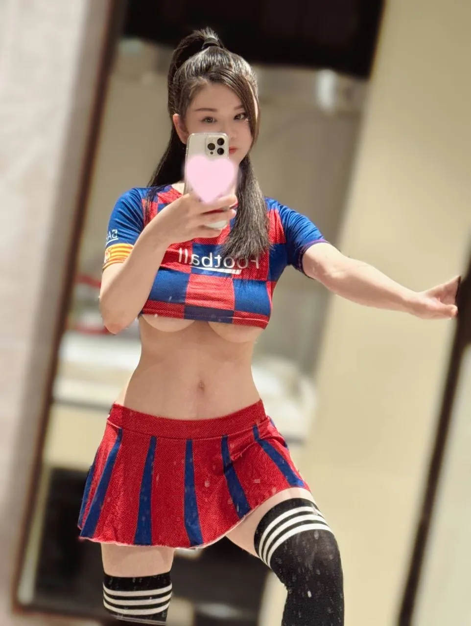 #荞宝宝 #顺德 #700p #嫩妹 #舌吻 #大胸 图片 4